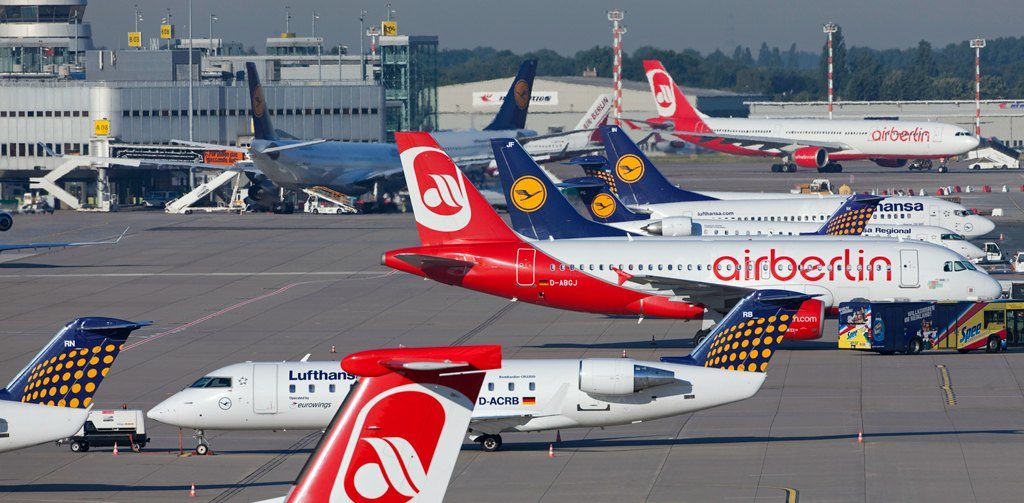 Lufthansa und Air Berlin am Flughafen Düsseldorf