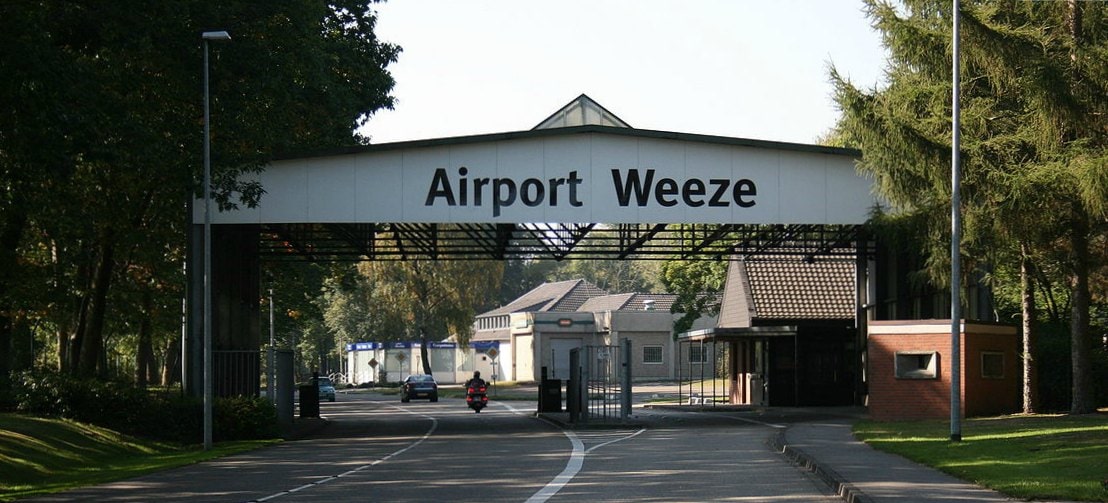 Weeze Flughafen - Melookyoubook